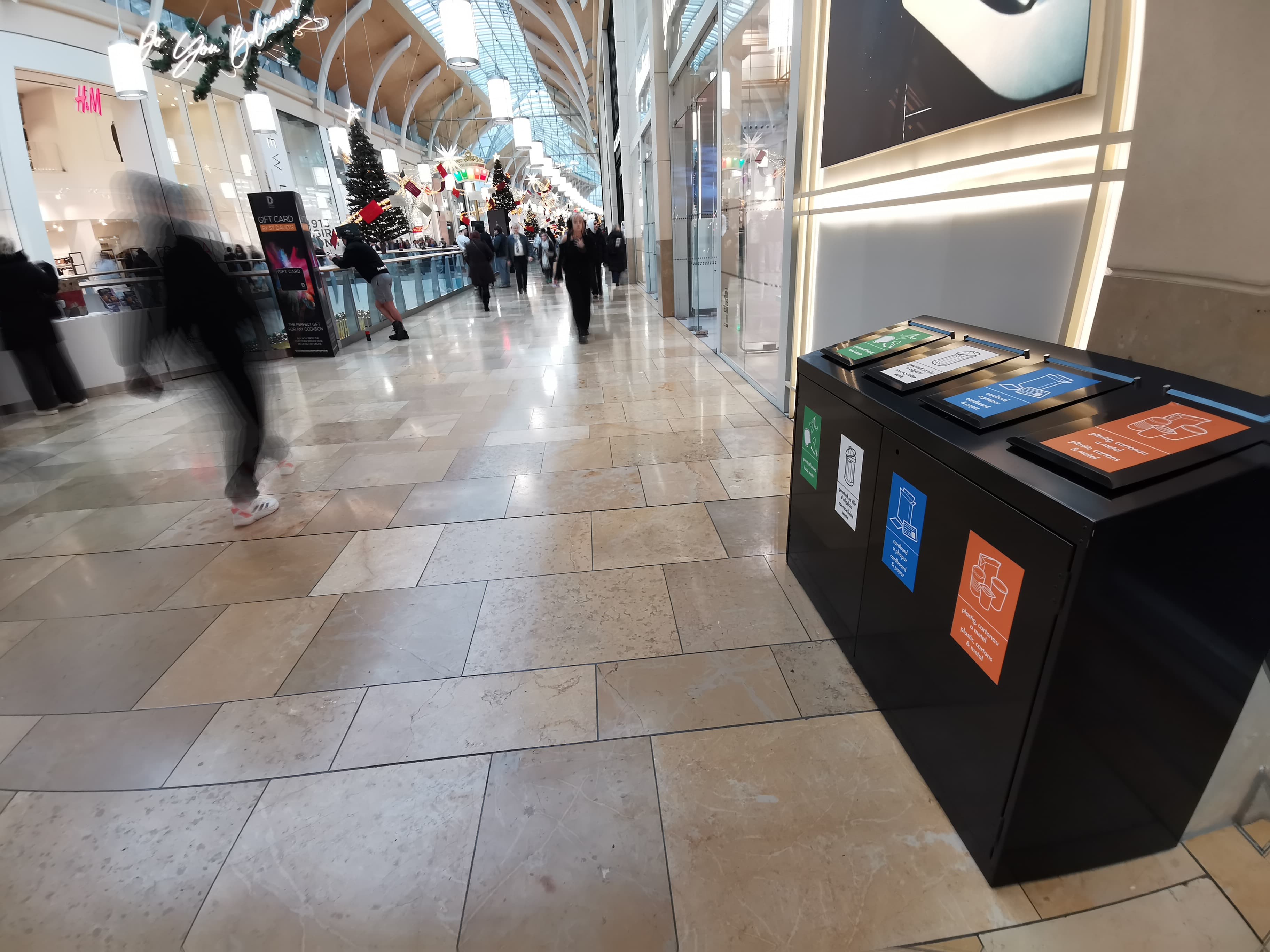 Rescue your recyclables from the bin this Christmas – Think before you throw when you’re on the go! Let’s get Wales to No.1!