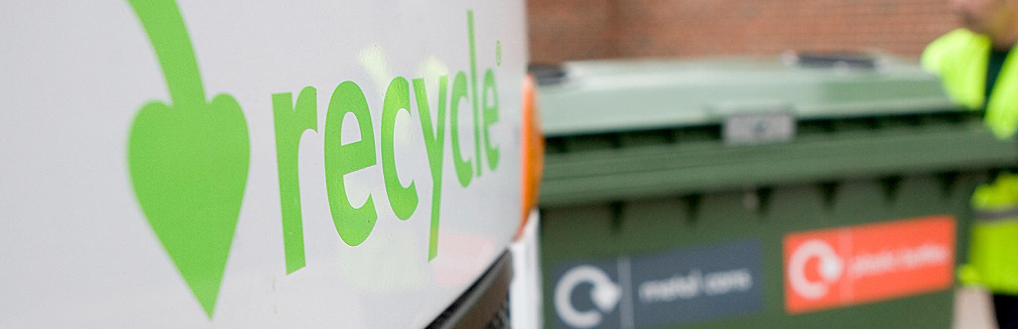 Cysylltu â ni